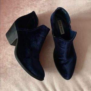 Steve Madden: Blue Velvet Shoes